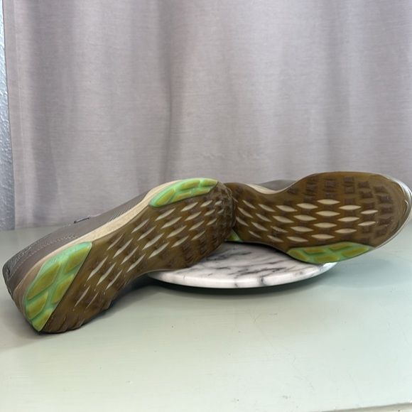 ECCO GOLD SHOES SIZE(6) - Picture 6 of 7